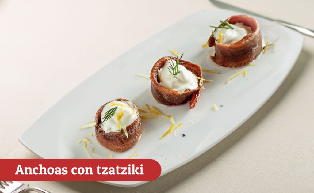 Anchoas con tzatziki