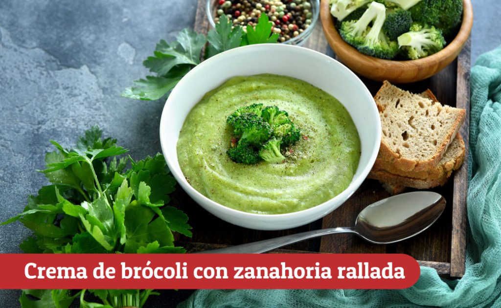 Crema de brócoli con zanahoria rallada