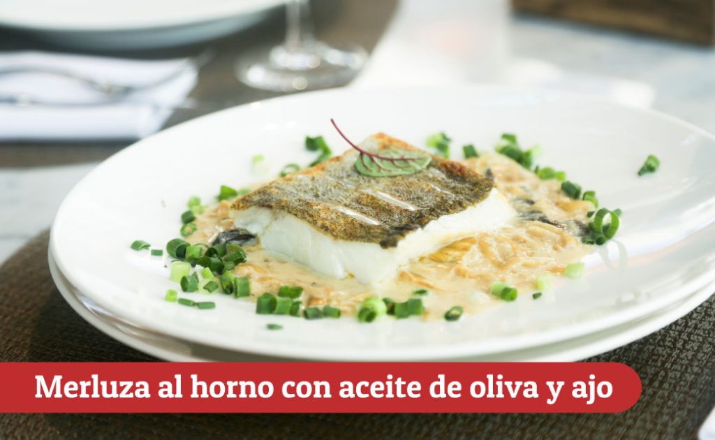 Merluza al horno con aceite de oliva y ajo